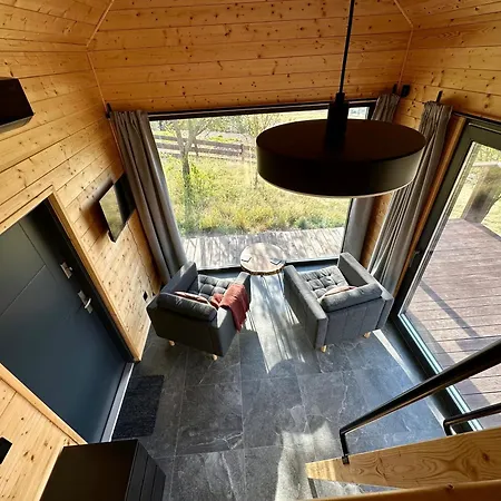 Jarzebinowe Wzgorze *